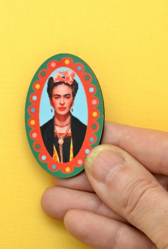 Broche Cabochon Portrait De Frida Kahlo – En Verre Et Laiton Argenté
